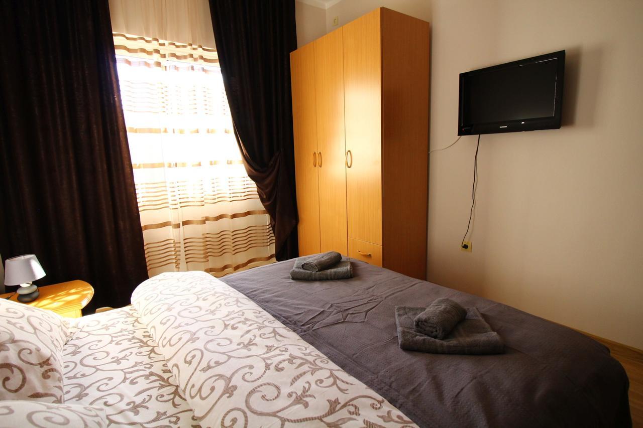 Apartments Astoria Hn Herceg Novi Exterior foto